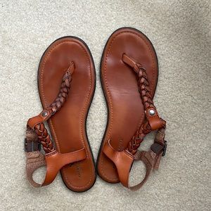American Eagle sandles